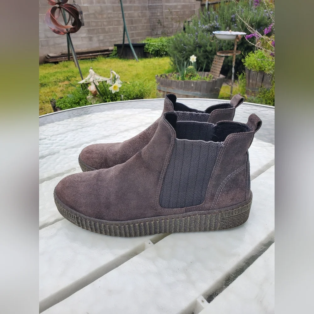 Gabor Women's Ankle Boot Chelsea Slip On Size 5.5 US Made In Slovakia GPWC
